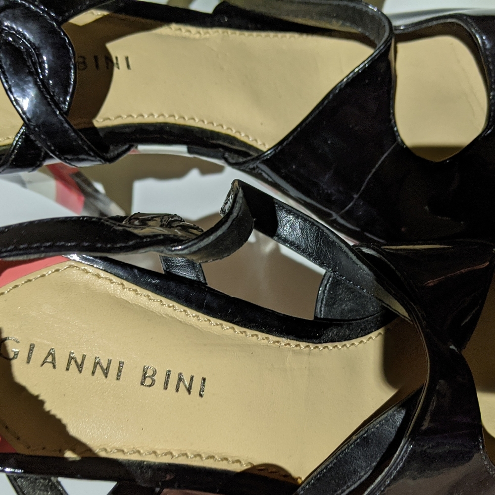 Stilletos - Picture 5 of 6